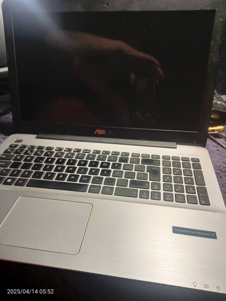 Eladó Asus i3 5 generációs laptop