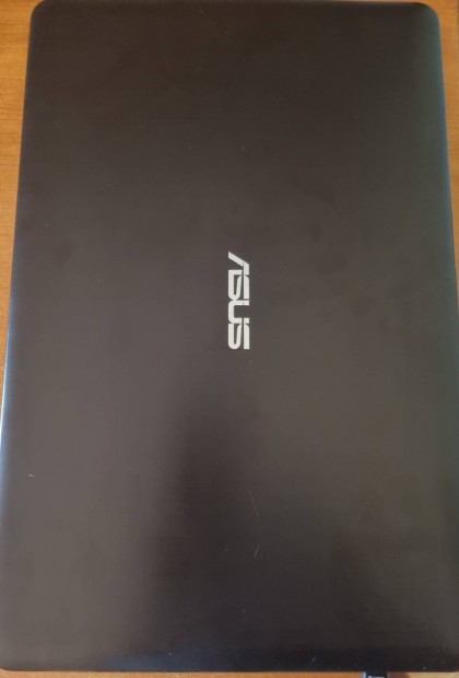 Eladó Asus laptop