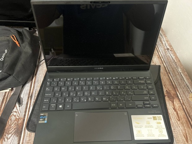 Elad Asus laptop kihasznlatlansg miatt 