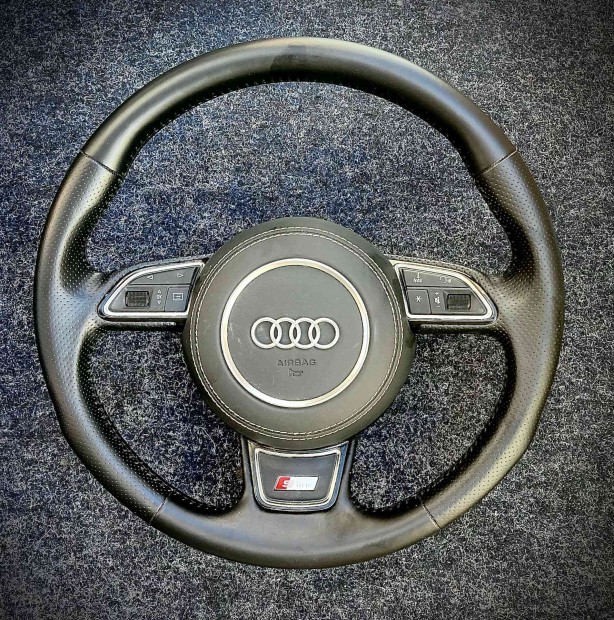 Elad Audi 4G-s S-line fullos kormny. Hibtlan F1-es fthet rezgs