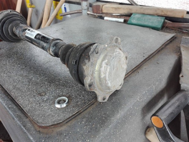 Eladó Audi A6 jobb jobbos féltengely 4B0 407 272 AP