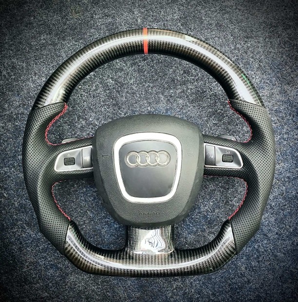 Eladó Audi B7 B8 karbonos vágott aljú sport kormány akár szerelve