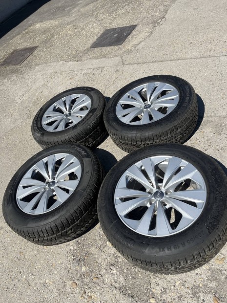 Eladó Audi Q8 gyári felni téligumival
