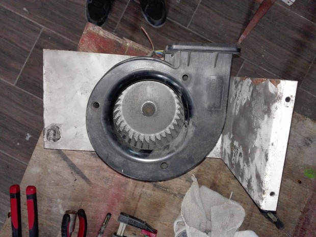 Elad Aurora Bosch klma ventiltor 24v 24 voltos mkuskerekes