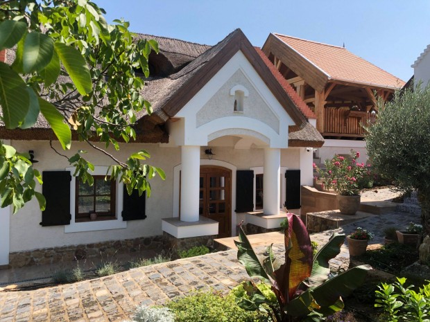 Elad� Autentikus Nyaral� Csopakon