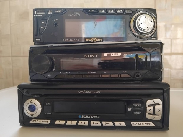 Elado Auto Magnó mp3