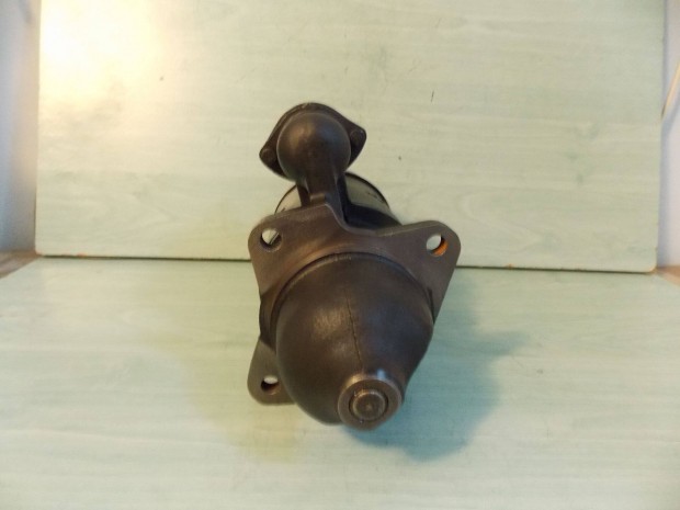 Elad� Avia �nindit� (443 115 144 702)