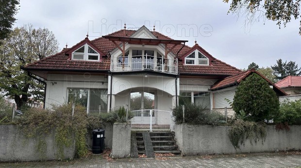 Elad BALATONGYRKI, 4 LAKSOS APARTMANHZ.