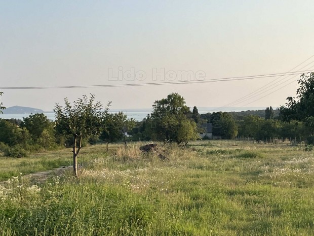 Elad BALATONI RSZPANORMS zrtkerti telek Rvflpn!