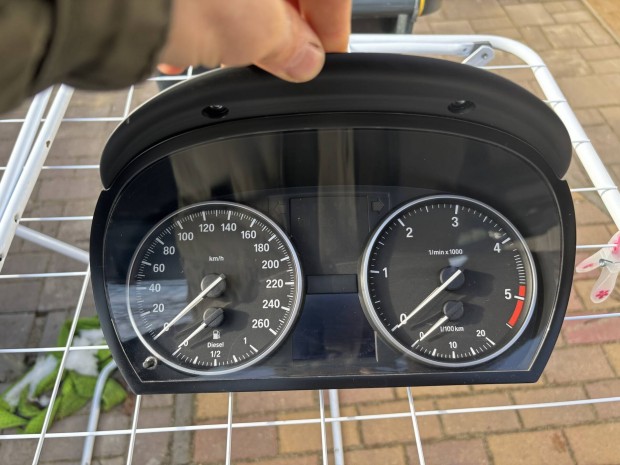 Eladó BMW E90 E91 E92 E93 X1 diesel automata óracsoport km/óra