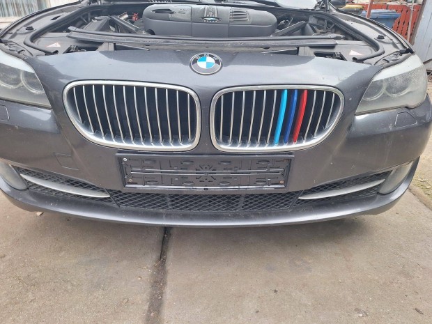 Elad� BMW F11 kombi l�kh�r�t� szett. Els� l�k�s mos�s