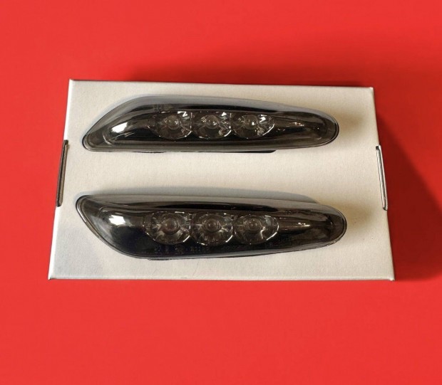 Eladó BMW LED oldal index BMW E46 E60 E61 X3 E83 X1 E84 E90 E92 fekete