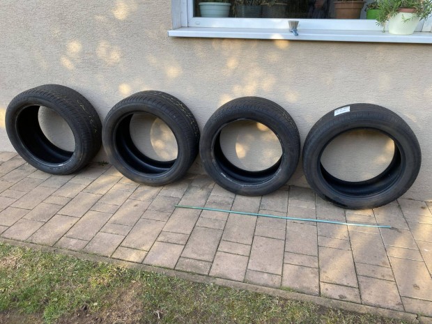 Elad� BMW X5-�n haszn�lt ny�ri gumi