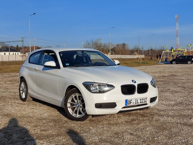 Elad BMW coupe, keveset futott 114i