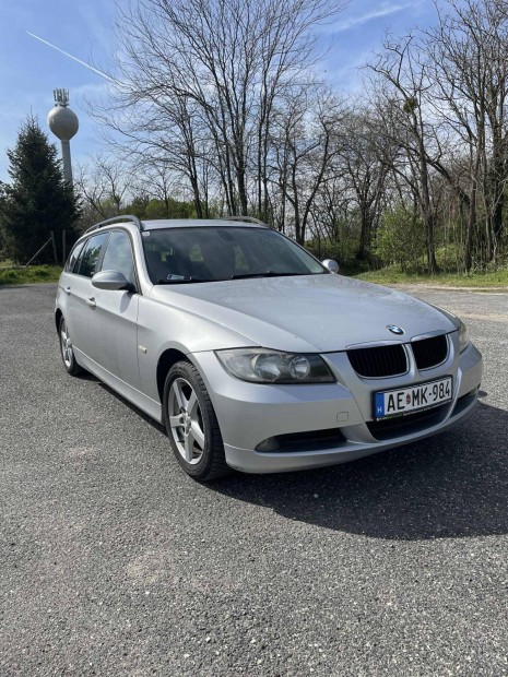 Elad BMW e90 318 D