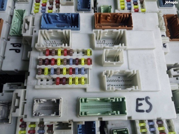 Elad BV6N-14A073-Es Ford focus MK3 biztostktbla