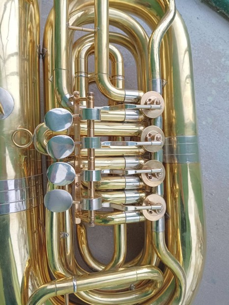 Elad B tuba