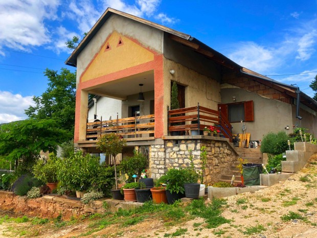 Elad� Balatoni Panor�m�s Csal�di H�z Csopakon