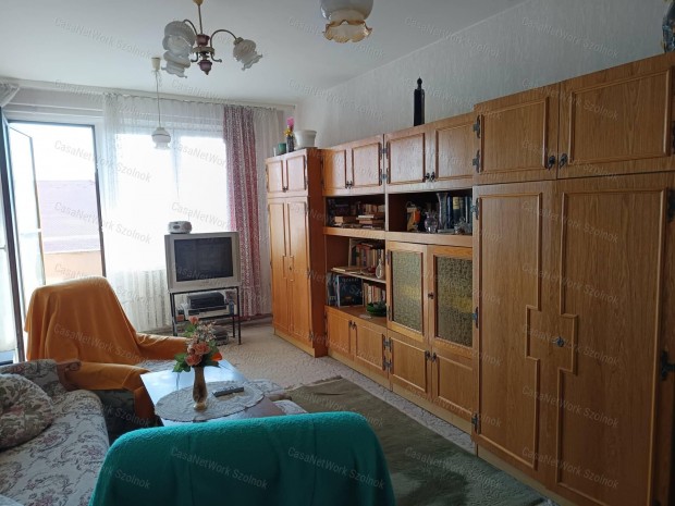 Elad� Belv�rosi 67 nm ter�let� lak�s