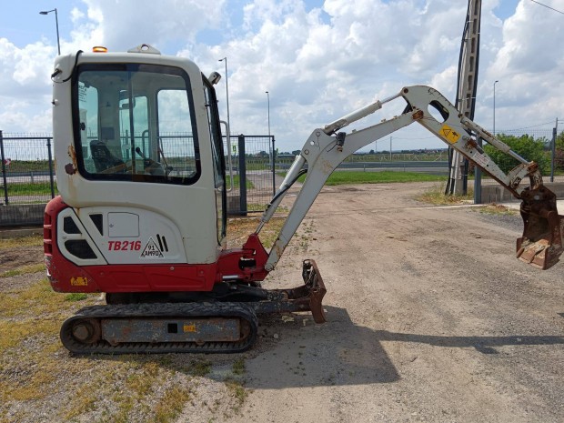 Eladó/Bérelhető Takeuchi TB216