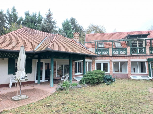 Elad� Birtok Le�nyfalun