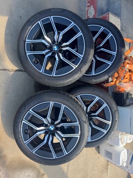 Eladó Bmw G70 gyári felni kétszéles