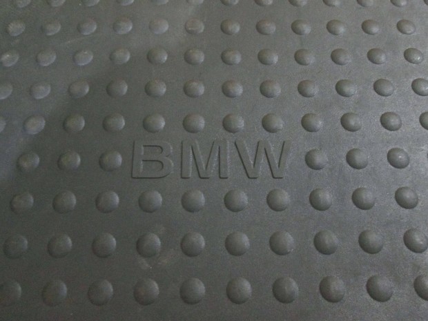 Eladó Bmw X3 F25 gyári csomagtér tálca