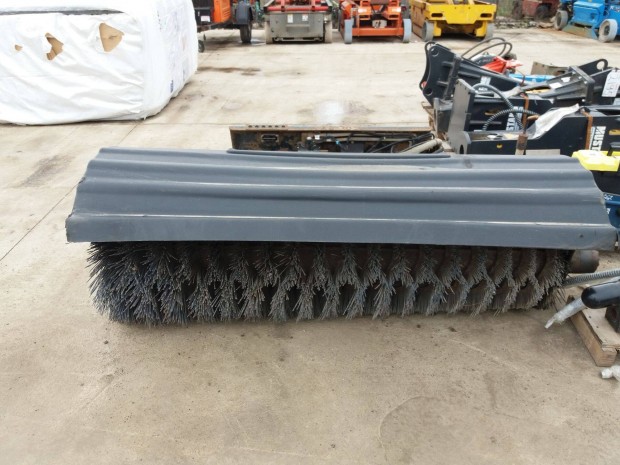 Elad Bobcat 68 Angle Broom