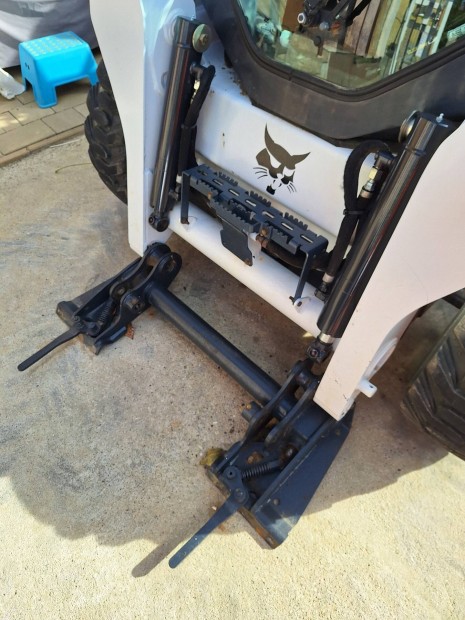 Eladó Bobcat Bobtouch adapterfelvevő.