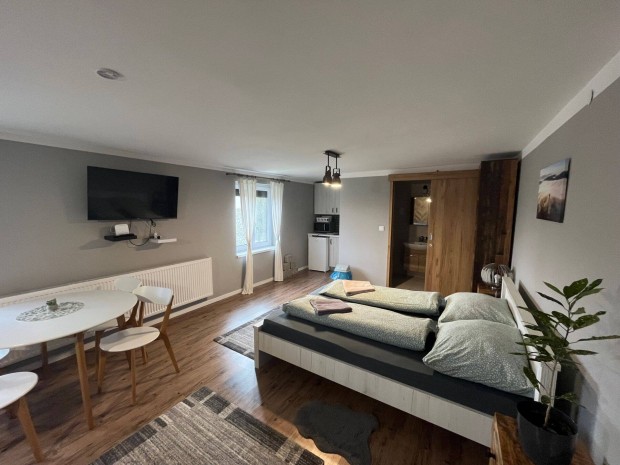 Elad� B�kkszentkereszten k�t k�l�n �p�letb�l �ll� ingatlan!