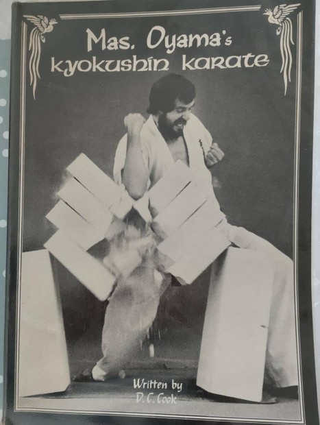 Elad By David C. Cook Kyokushin karate knyve. 10 kyu- 3 dan