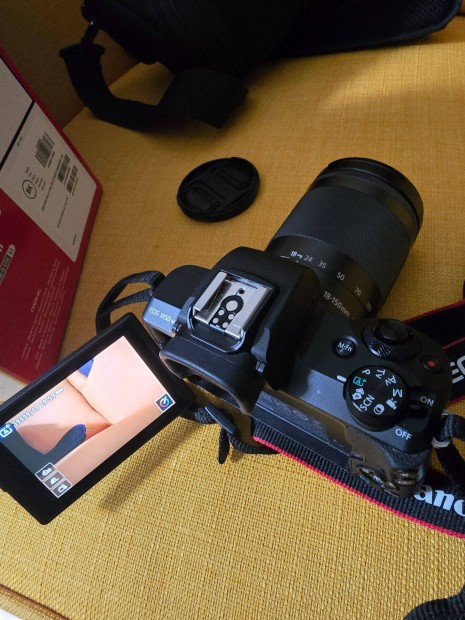 Elad Canon EOS M50 Mkii Fekete M18-150 EU26 kit kamera