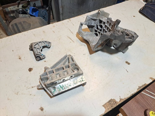 Elad� Chevrolet Cruze 2.0 CDI motor alum�nium / alu konzol