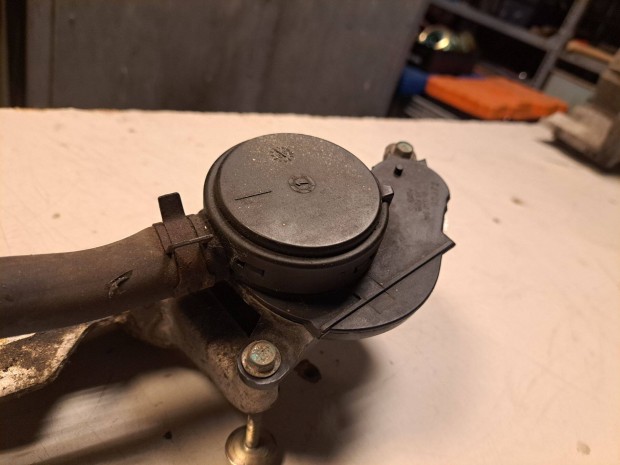 Elad Chevrolet Cruze kartergz visszavezet szelep / karter gz