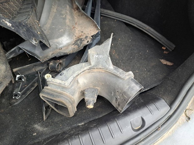 Elad Chevrolet Cruze levegcs C alak / leveg beml cs knyk