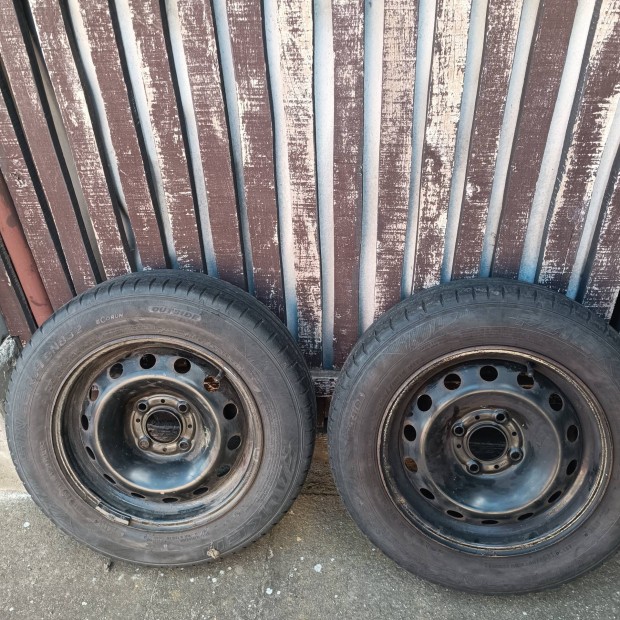 Elad� Citroen C3 ny�rigumi garnit�ra felnivel.