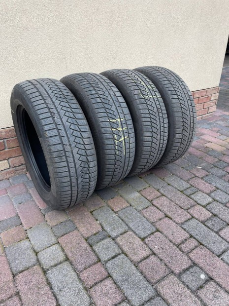Eladó Continental Wintercontact TS850P (SUV) 235/60 R18 téli gumi szet