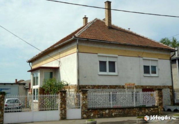 Eladó Családi ház, Rakamaz Szent István út