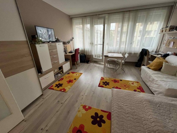 Elad Csalogny utcai garzon - Budapest