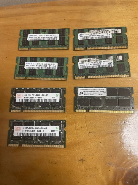 Elad DDR2 2GB-os laptop Ramok