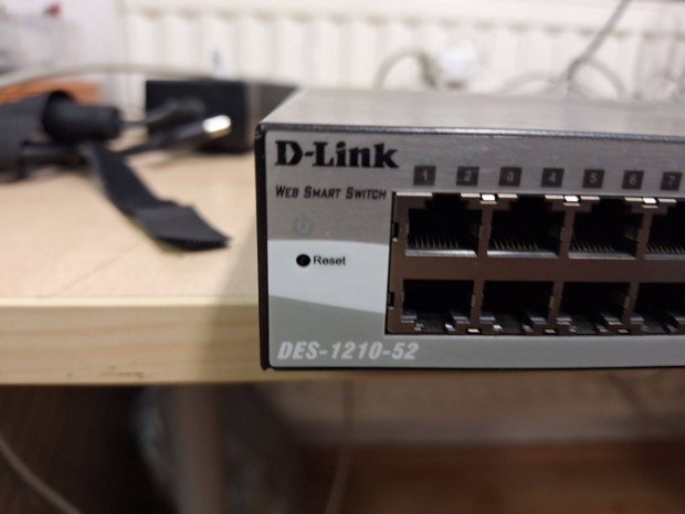Elad D-link Des-1210-52 menedzselhet switch 52 portos