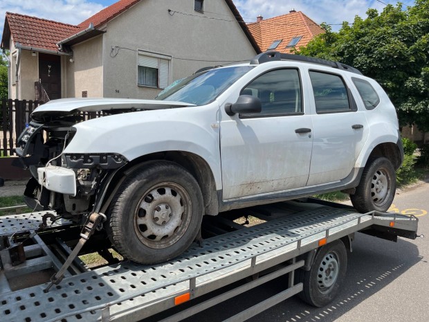 Eladó Dacia Duster 1.6 benzin bontott alkatrészei