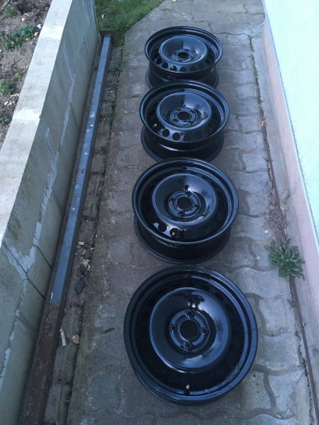 Elad Dacia Lodgy, Sandero 4x100 R15 felni garnitra Tpms jeladval