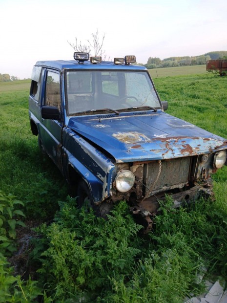 Eladó Daihatsu rocky 2,8td alkatrésznek