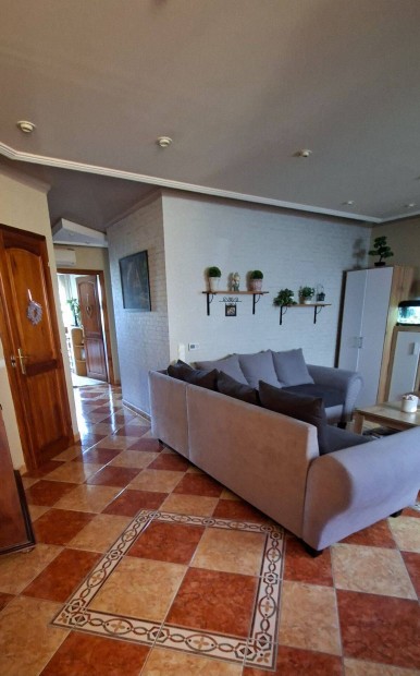 Elad� Debrecen Nagyerd�alj�n ,Vasv�ri P�l utc�n bels� k�tszintes lak�s