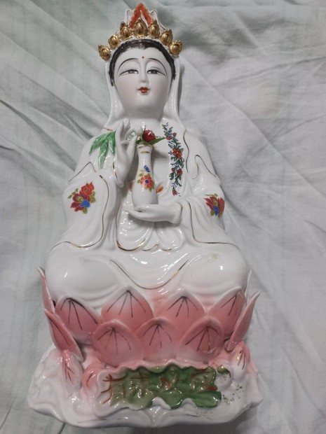 Elado Debrecenben 30cmes porcelan Kuan Jin Buddha