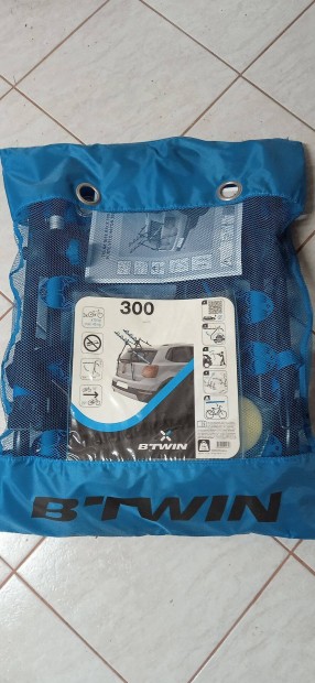 Elad� Decathlon -os Btwin 300 -as ker�kp�rsz�ll�t� bike rack