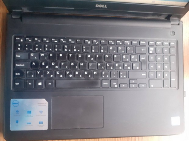 Elad Dell Inspiron 15 3000 series laptop