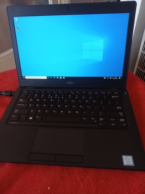 Elad Dell Latitude i3 7 genercis laptop 