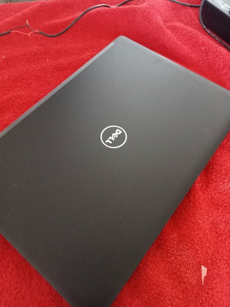 Elad Dell i3 7 genercis laptop 